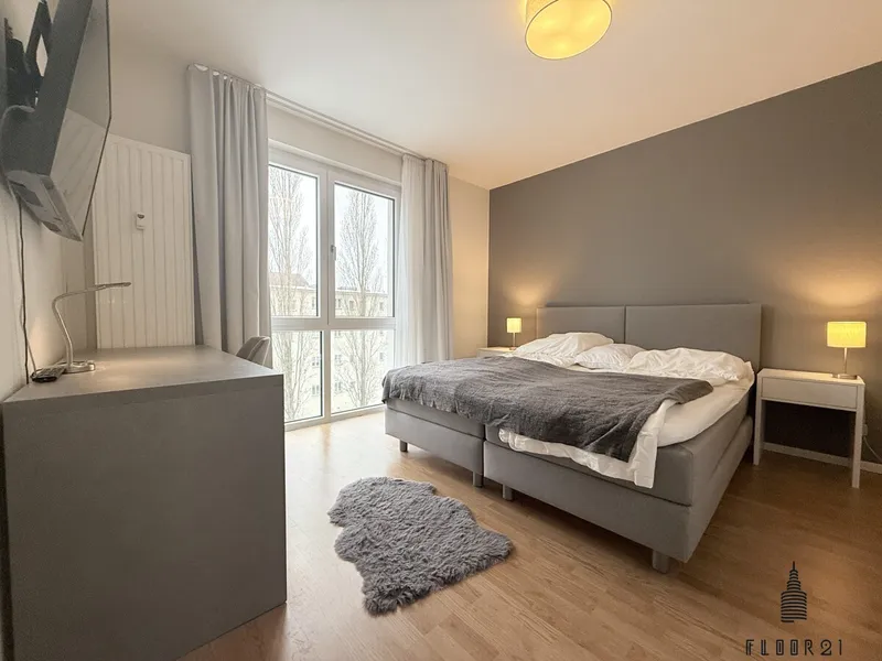 Bezugsfrei & voll mö­bliert Wohnung mit Balkon in Adlershof — photo 1